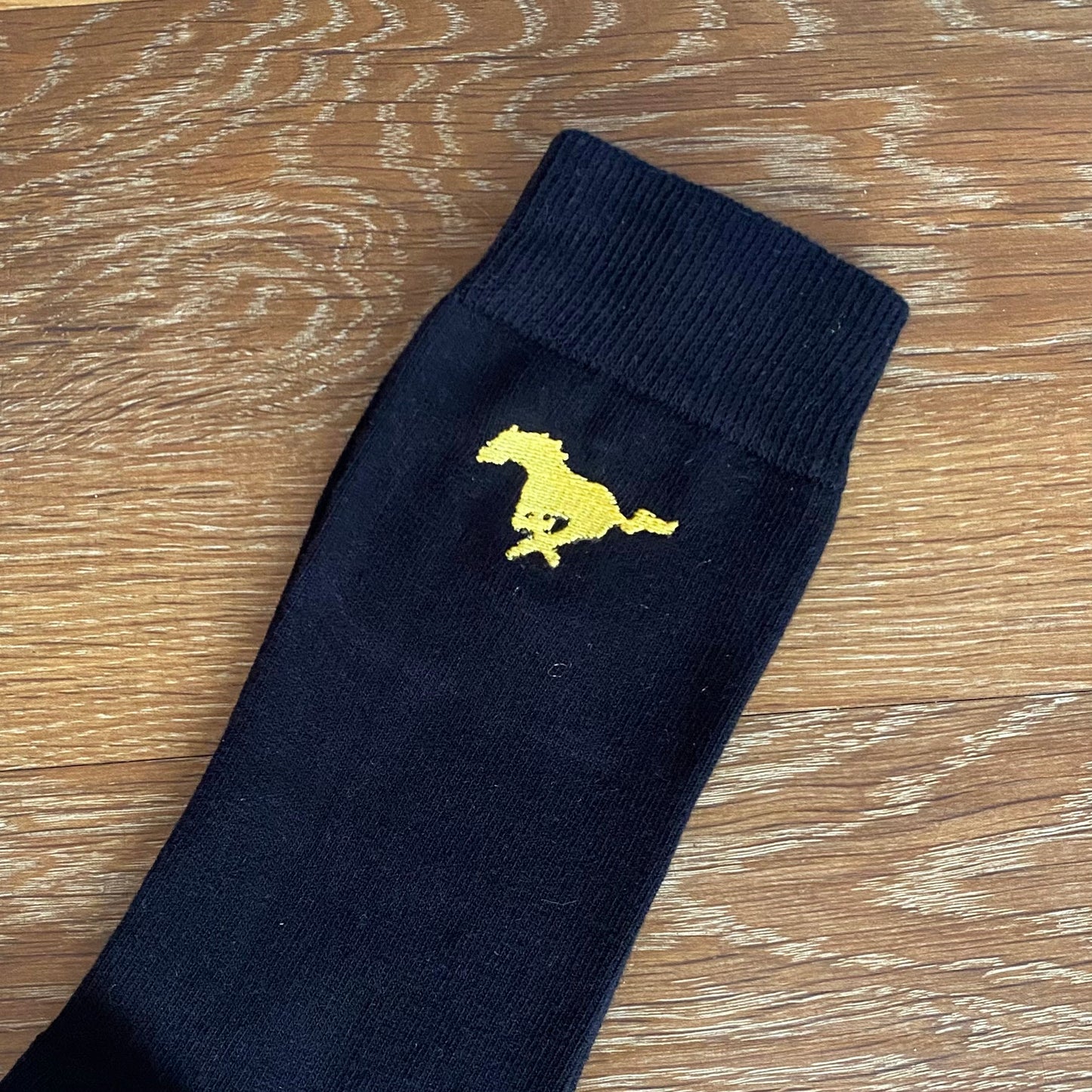 Mustang Design Running Horse Adults Unisex Black Socks