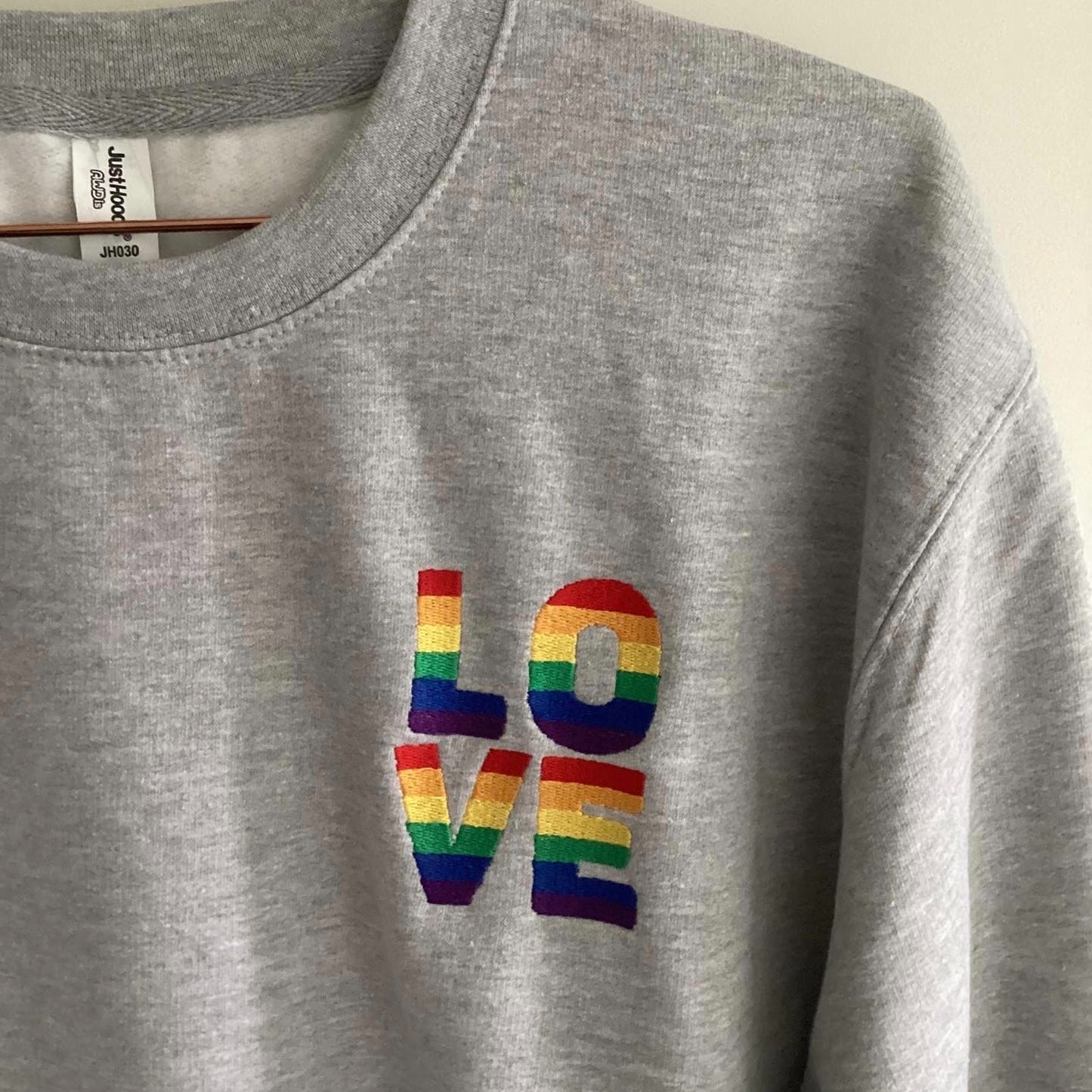 Rainbow Colours LOVE Motif Adults Unisex Sweatshirt