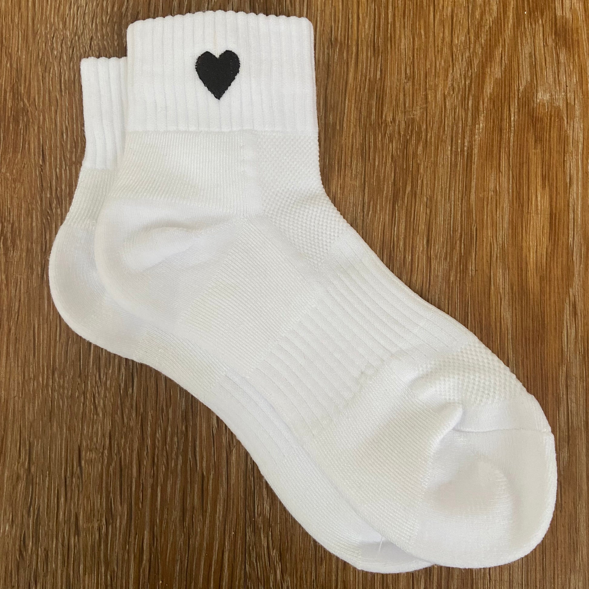 Embroidered Heart Quarter Socks